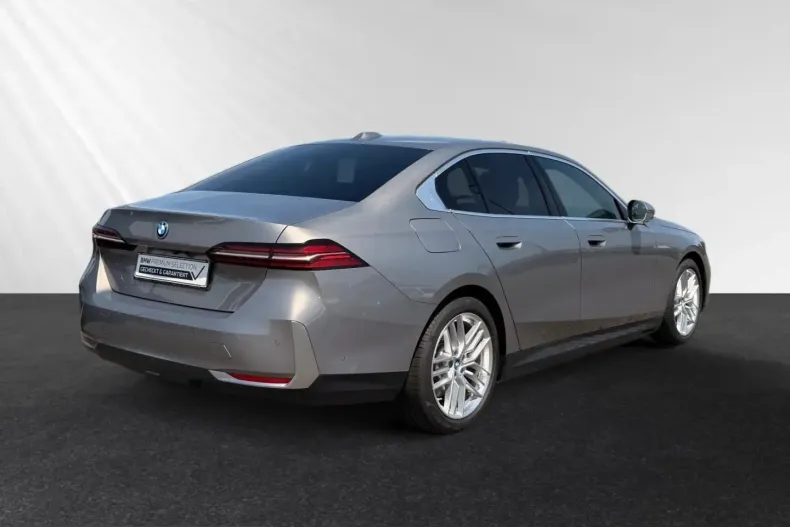 BMW 550 (Seria 5) din 2024 cu 27.020 km - oferta BMW228739 - foto 3