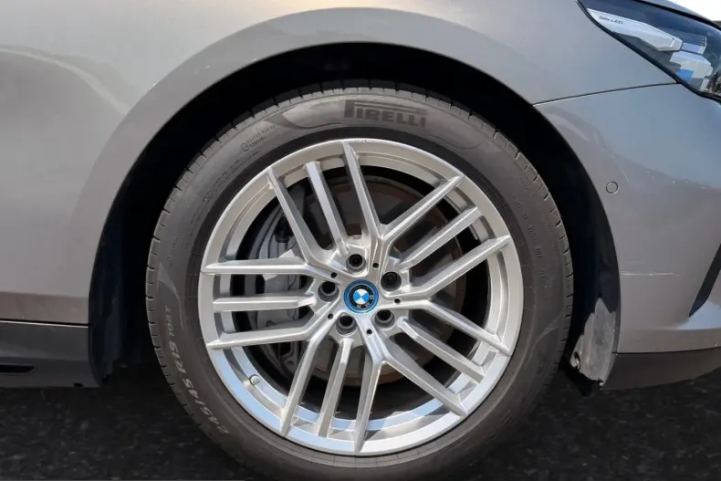 BMW 550 (Seria 5) din 2024 cu 27.020 km - oferta BMW228739 - foto 5