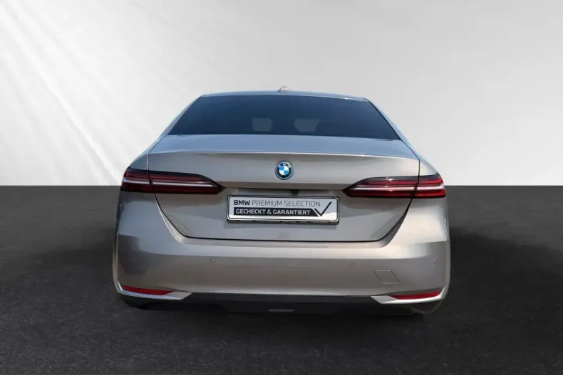 BMW 550 (Seria 5) din 2024 cu 27.020 km - oferta BMW228739 - foto 8