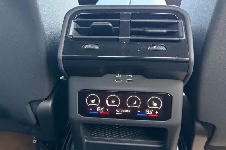 BMW 550 (Seria 5) din 2024 cu 27.020 km - oferta BMW228739 - foto 19
