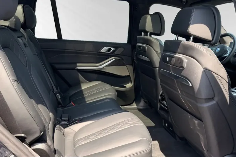 BMW X7 (Seria X) din 2025 cu 27.890 km - oferta BMW228741 - foto 12