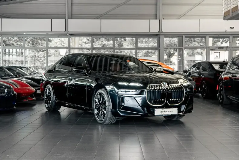 BMW 740 (Seria 7) din 2025 cu 18.603 km - oferta BMW228746 - foto 1