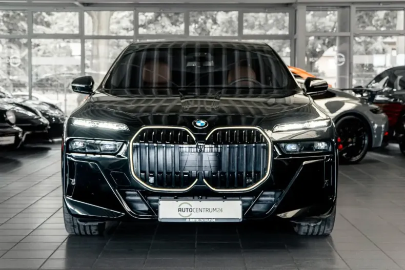 BMW 740 (Seria 7) din 2025 cu 18.603 km - oferta BMW228746 - foto 3