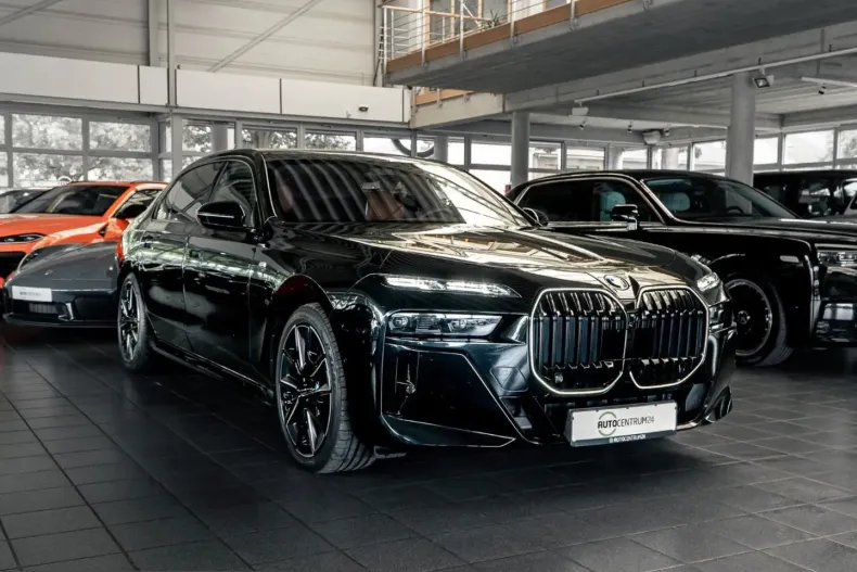 BMW 740 (Seria 7) din 2025 cu 18.603 km - oferta BMW228746 - foto 4