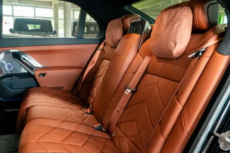 BMW 740 (Seria 7) din 2025 cu 18.603 km - oferta BMW228746 - foto 14