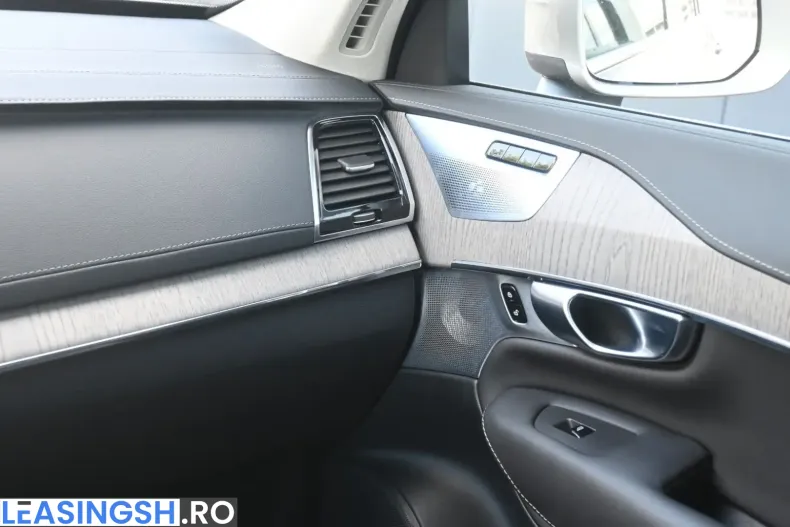 Volvo XC90 din 2023 cu 38.300 km - oferta VOL228753 - foto 18
