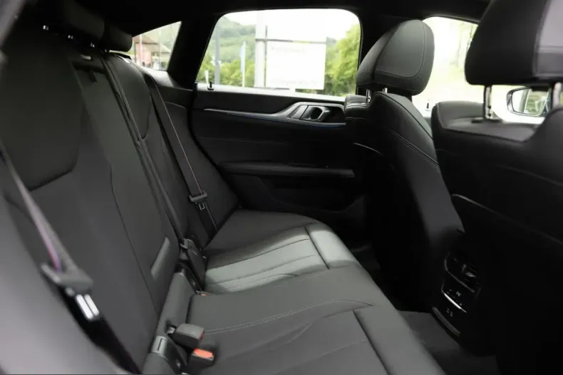BMW 420d (Seria 4) din 2024 cu 40.500 km - oferta BMW228759 - foto 7