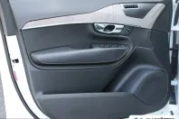 Volvo XC90 din 2022 cu 44.183 km - oferta VOL228760 - foto 6