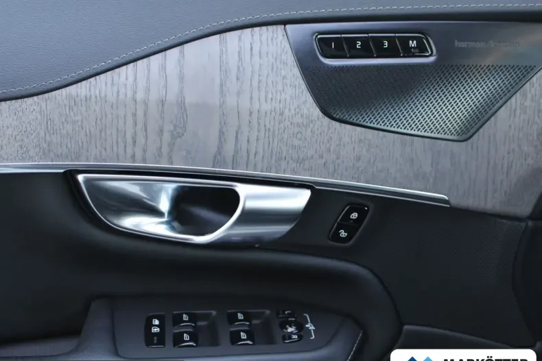 Volvo XC90 din 2022 cu 44.183 km - oferta VOL228760 - foto 7