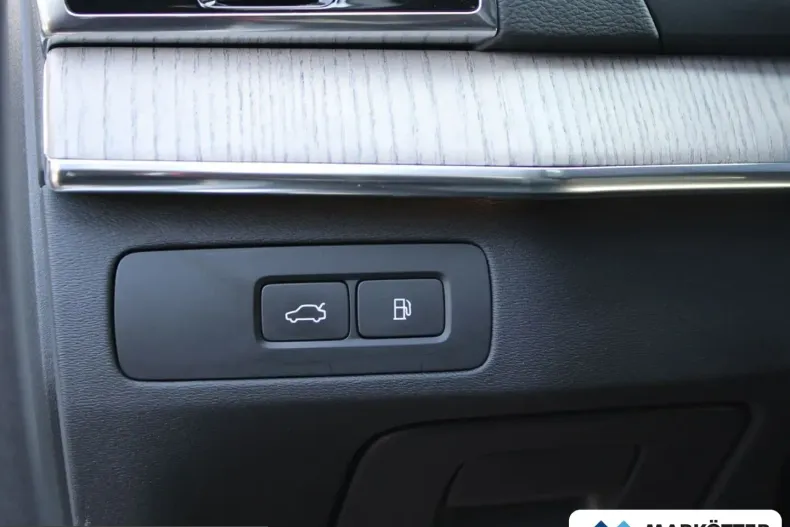 Volvo XC90 din 2022 cu 44.183 km - oferta VOL228760 - foto 9