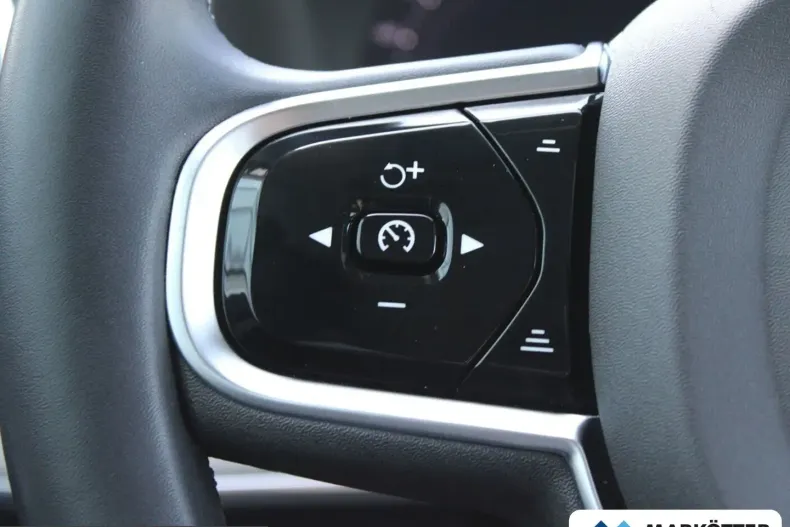 Volvo XC90 din 2022 cu 44.183 km - oferta VOL228760 - foto 16