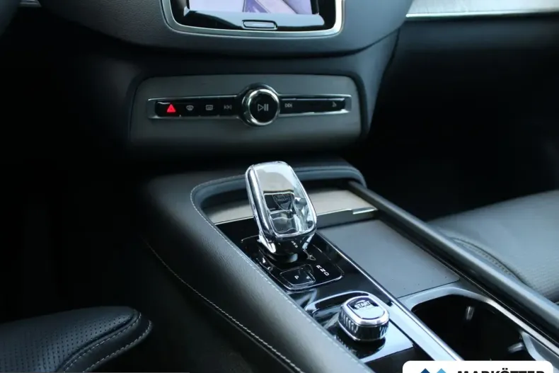 Volvo XC90 din 2022 cu 44.183 km - oferta VOL228760 - foto 18