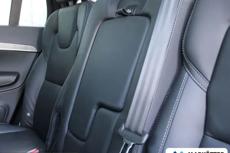 Volvo XC90 din 2022 cu 44.183 km - oferta VOL228760 - foto 22