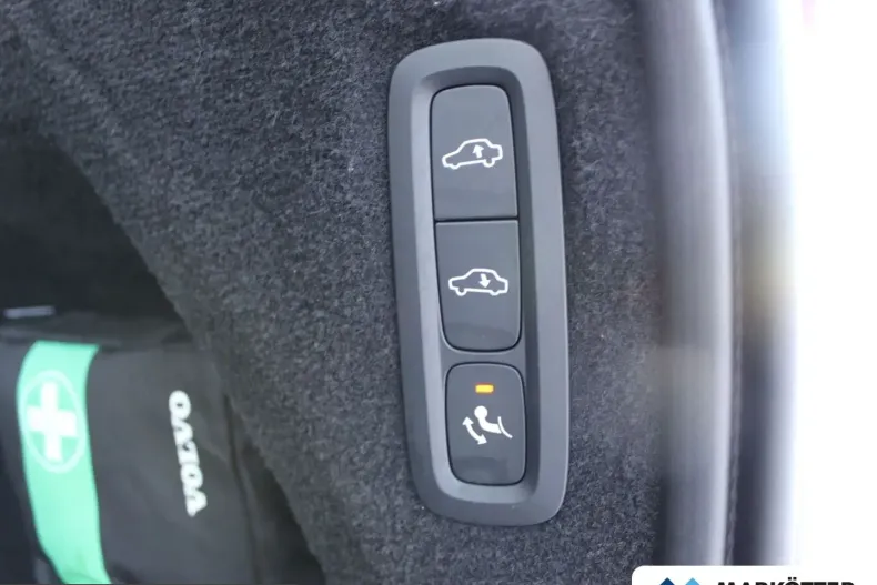 Volvo XC90 din 2022 cu 44.183 km - oferta VOL228760 - foto 29