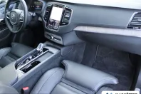 Volvo XC90 din 2022 cu 44.183 km - oferta VOL228760 - foto 46