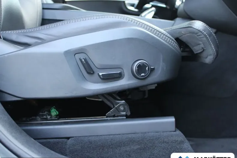 Volvo XC90 din 2022 cu 44.183 km - oferta VOL228760 - foto 47