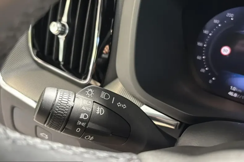 Volvo XC60 din 2025 cu 40.559 km - oferta VOL228766 - foto 14