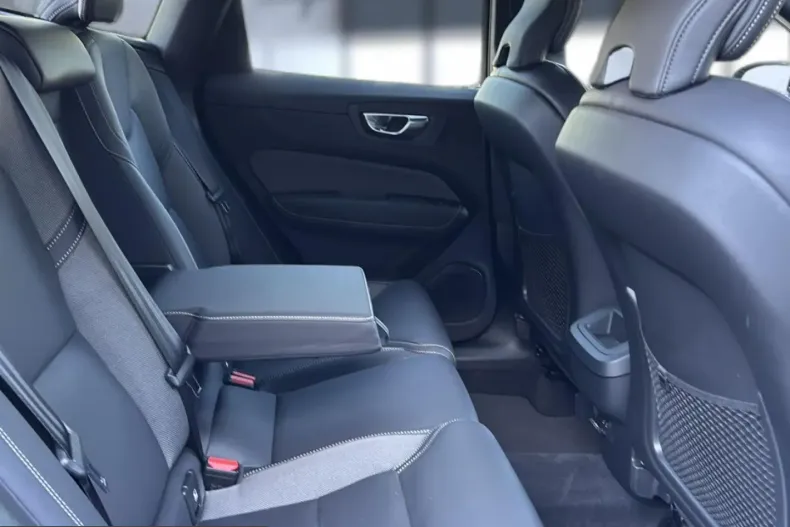 Volvo XC60 din 2025 cu 33.723 km - oferta VOL228767 - foto 18