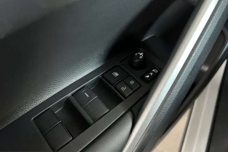 Toyota Corolla Cross din 2023 cu 19.400 km - oferta TOY228781 - foto 24