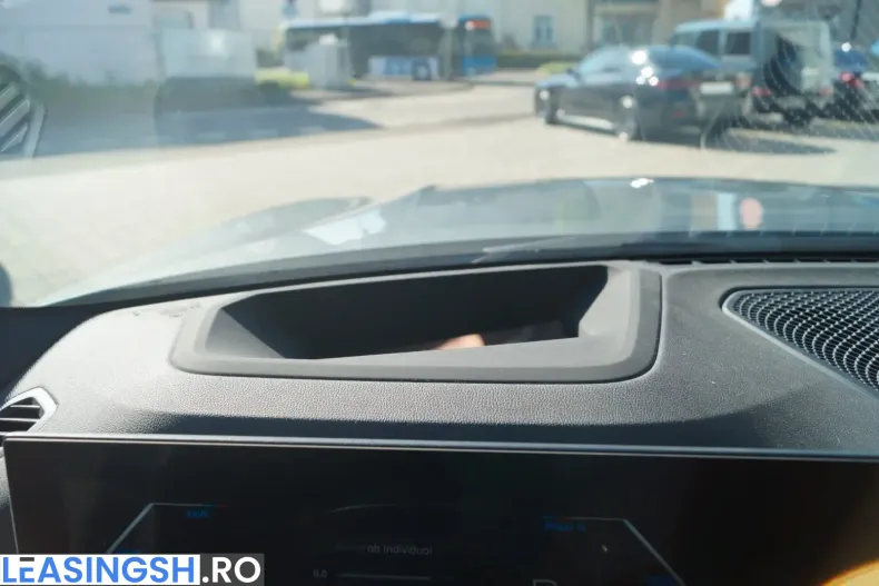 BMW 330 (Seria 3) din 2025 cu 26.387 km - oferta BMW228816 - foto 32