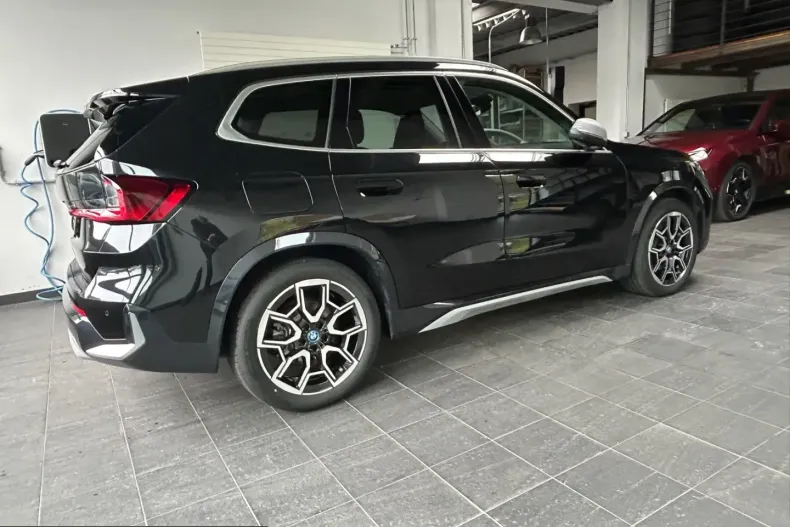 BMW iX1 (Seria X) din 2023 cu 12.300 km - oferta BMW228821 - foto 4