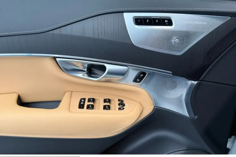 Volvo XC90 din 2023 cu 32.125 km - oferta VOL228868 - foto 14