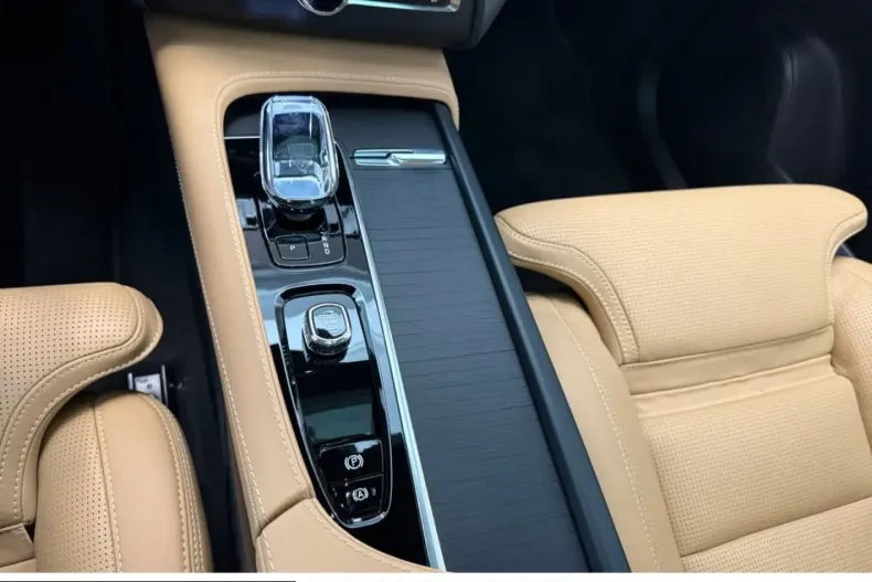 Volvo XC90 din 2023 cu 32.125 km - oferta VOL228868 - foto 34