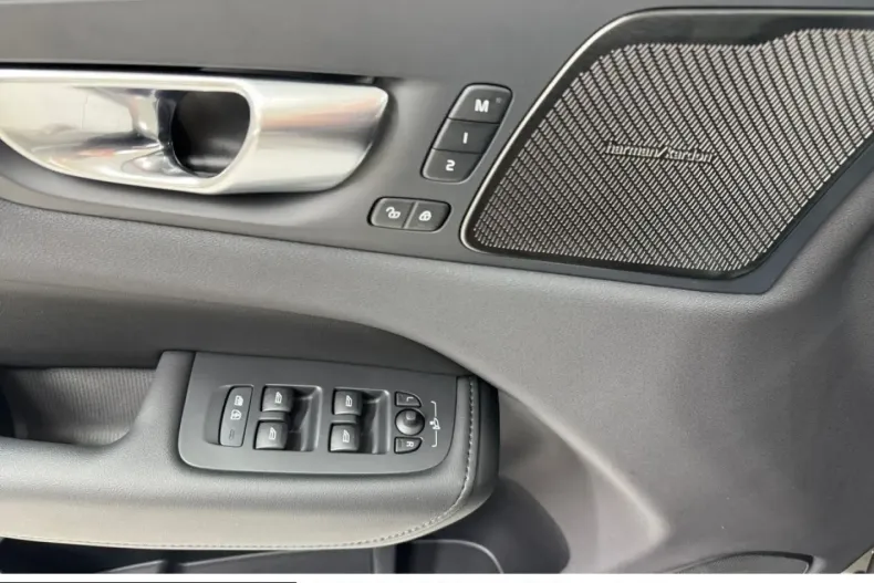 Volvo XC60 din 2025 cu 18.595 km - oferta VOL228869 - foto 14