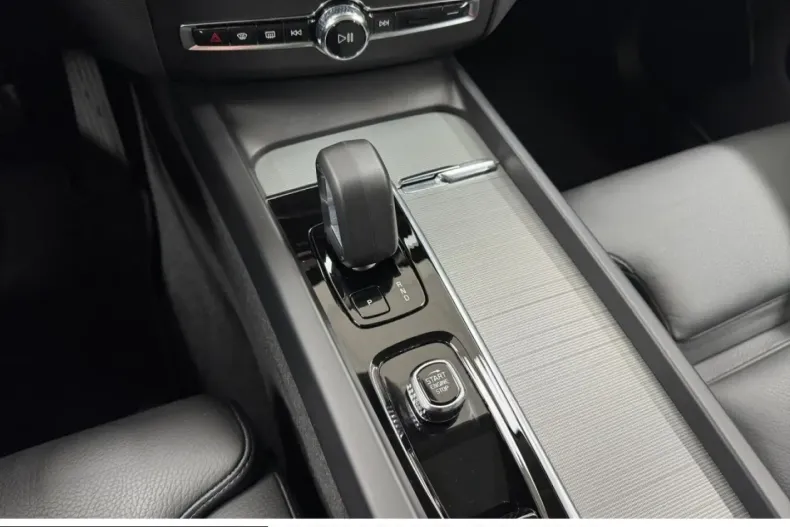 Volvo XC60 din 2025 cu 18.595 km - oferta VOL228869 - foto 31