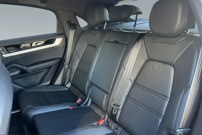 Porsche Cayenne din 2024 cu 24.857 km - oferta POR228900 - foto 10