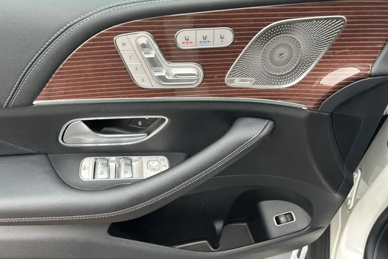 Mercedes-Benz GLE 400 (Clasa GLE) din 2022 cu 23.044 km - oferta MER228901 - foto 11
