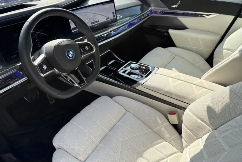 BMW i7 (Seria 7) din 2025 cu 19.908 km - oferta BMW228906 - foto 7