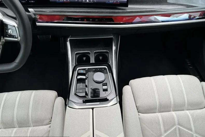 BMW i7 (Seria 7) din 2025 cu 15.890 km - oferta BMW228907 - foto 10