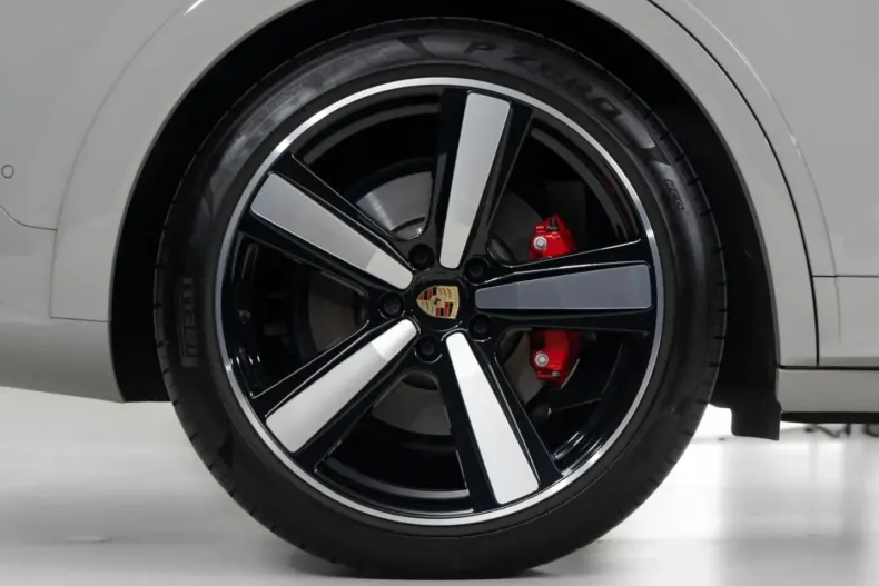 Porsche Cayenne din 2024 cu 24.314 km - oferta POR228921 - foto 8