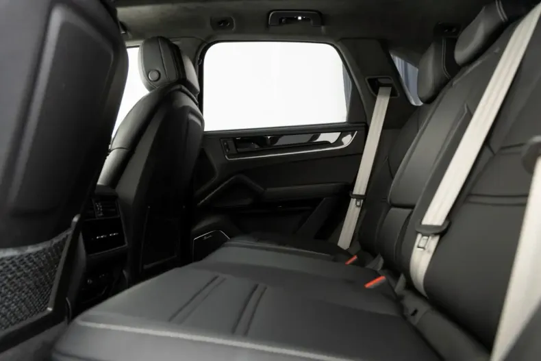 Porsche Cayenne din 2024 cu 24.314 km - oferta POR228921 - foto 24