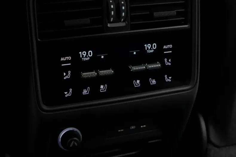 Porsche Cayenne din 2024 cu 24.314 km - oferta POR228921 - foto 45