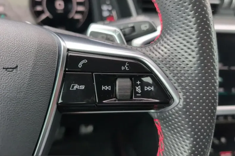 Audi RS6 din 2022 cu 86.007 km - oferta AUD228937 - foto 33