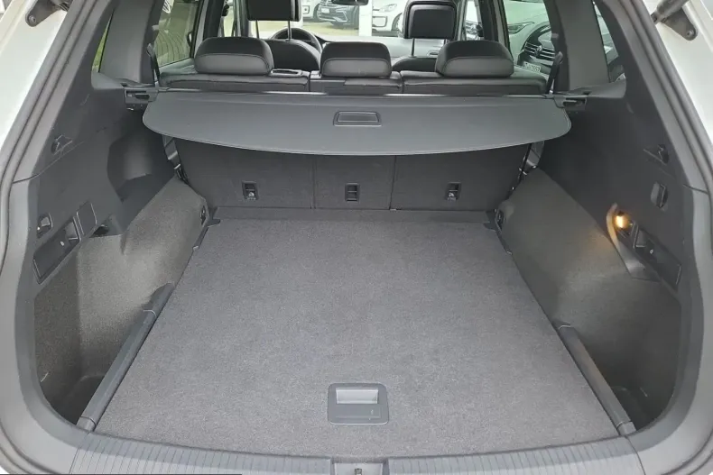 Volkswagen Tiguan Allspace din 2024 cu 47.950 km - oferta VOL228940 - foto 12