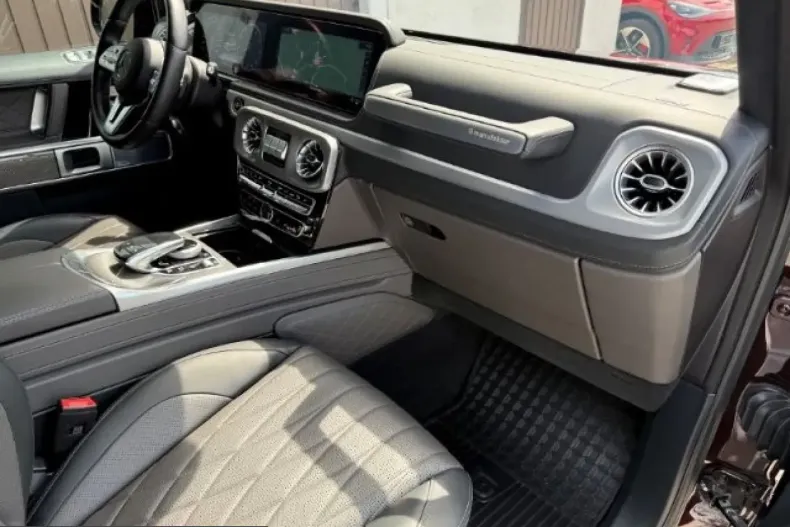Mercedes-Benz G 500 (Clasa G) din 2023 cu 12.300 km - oferta MER228947 - foto 13