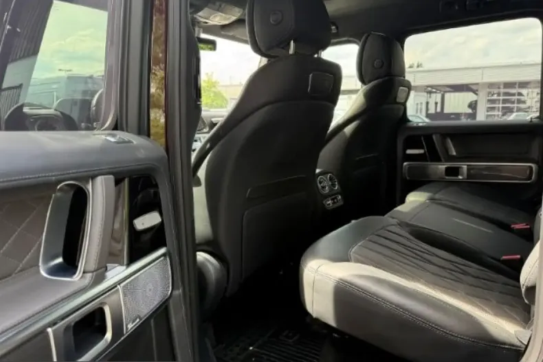 Mercedes-Benz G 500 (Clasa G) din 2023 cu 12.300 km - oferta MER228947 - foto 16