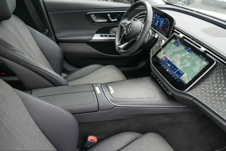 Mercedes-Benz E 220 (Clasa E) din 2025 cu 16.267 km - oferta MER228957 - foto 3