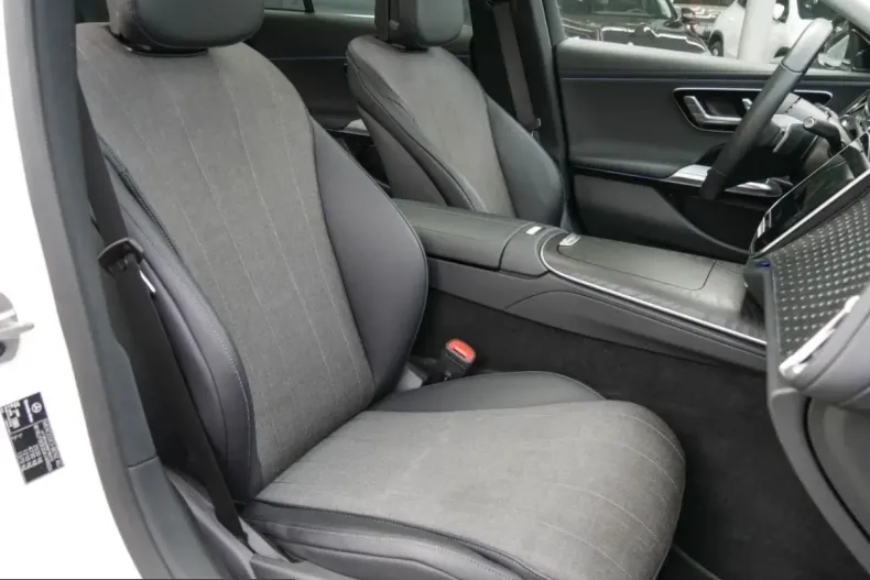 Mercedes-Benz E 220 (Clasa E) din 2025 cu 16.267 km - oferta MER228957 - foto 6