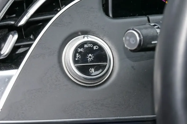 Mercedes-Benz E 220 (Clasa E) din 2025 cu 16.267 km - oferta MER228957 - foto 17