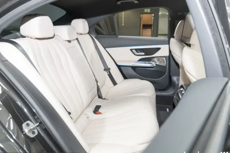Mercedes-Benz E 220 (Clasa E) din 2025 cu 35.919 km - oferta MER228958 - foto 15