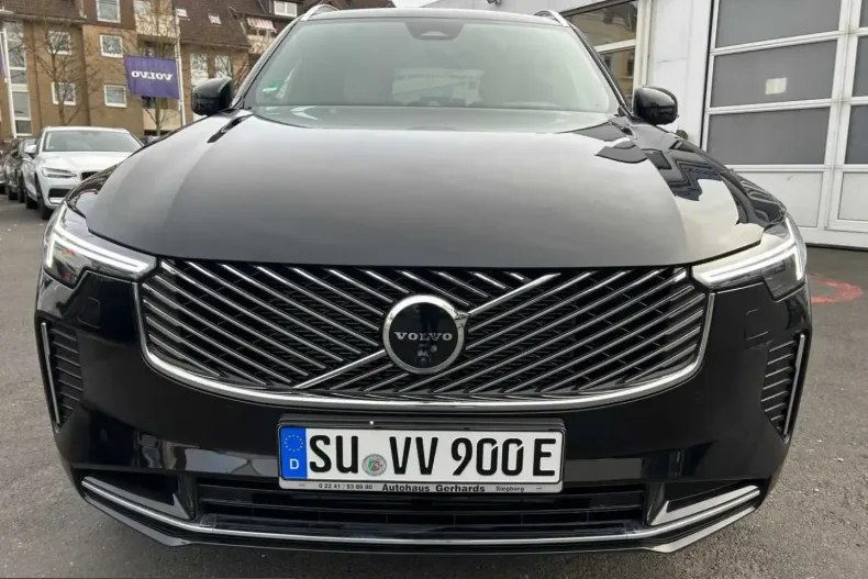 Volvo XC90 din 2024 cu 11.990 km - oferta VOL228960 - foto 1