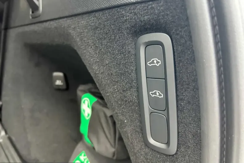 Volvo XC90 din 2024 cu 11.990 km - oferta VOL228960 - foto 18