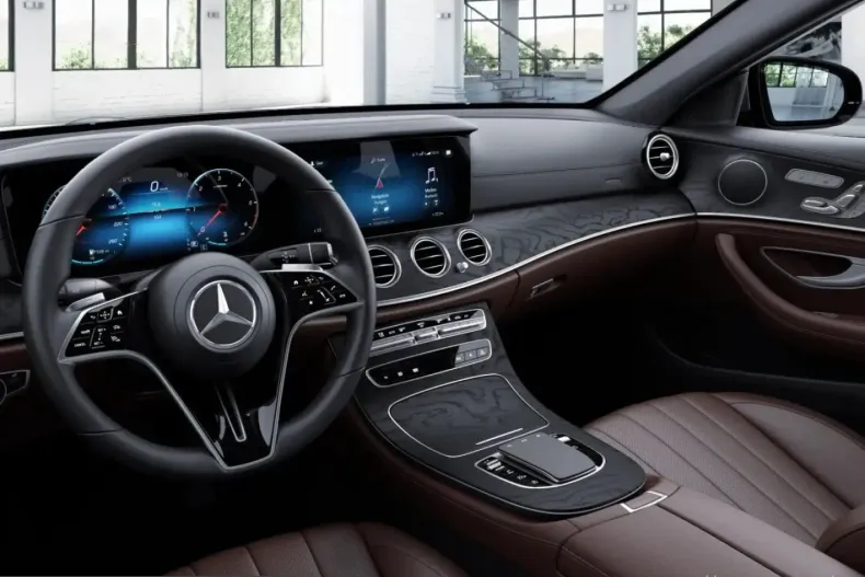 Mercedes-Benz E 220 (Clasa E) din 2023 cu 75.950 km - oferta MER228995 - foto 3