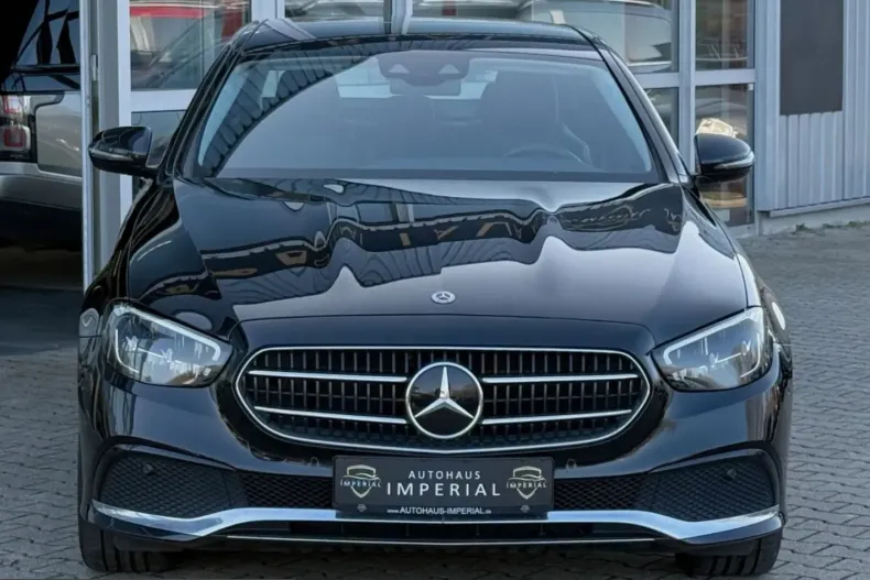 Mercedes-Benz E 300 (Clasa E) din 2022 cu 66.090 km - oferta MER229016 - foto 2