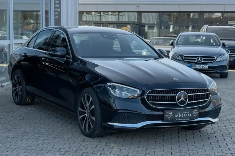 Mercedes-Benz E 300 (Clasa E) din 2022 cu 66.090 km - oferta MER229016 - foto 3