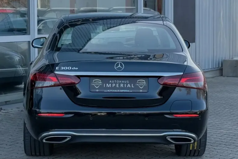Mercedes-Benz E 300 (Clasa E) din 2022 cu 66.090 km - oferta MER229016 - foto 5
